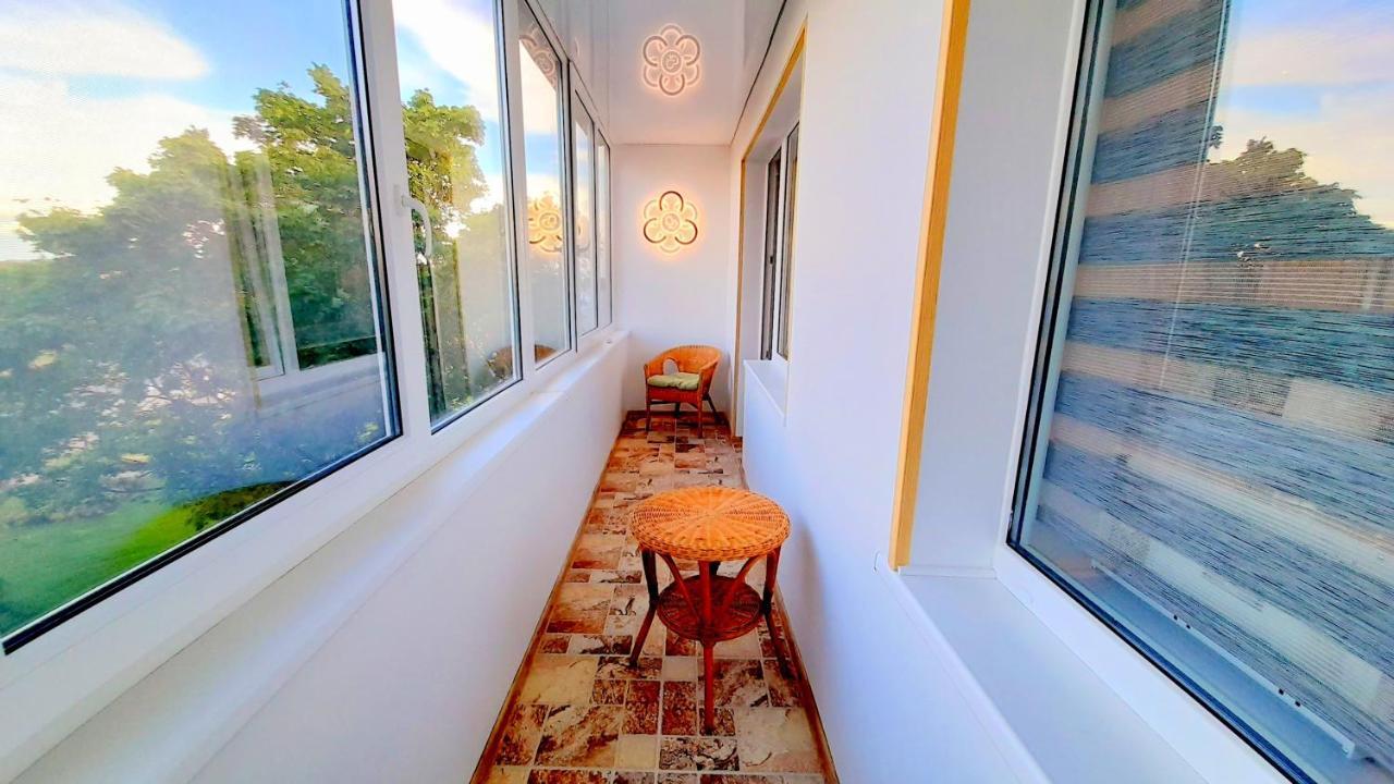 Apartment Stage